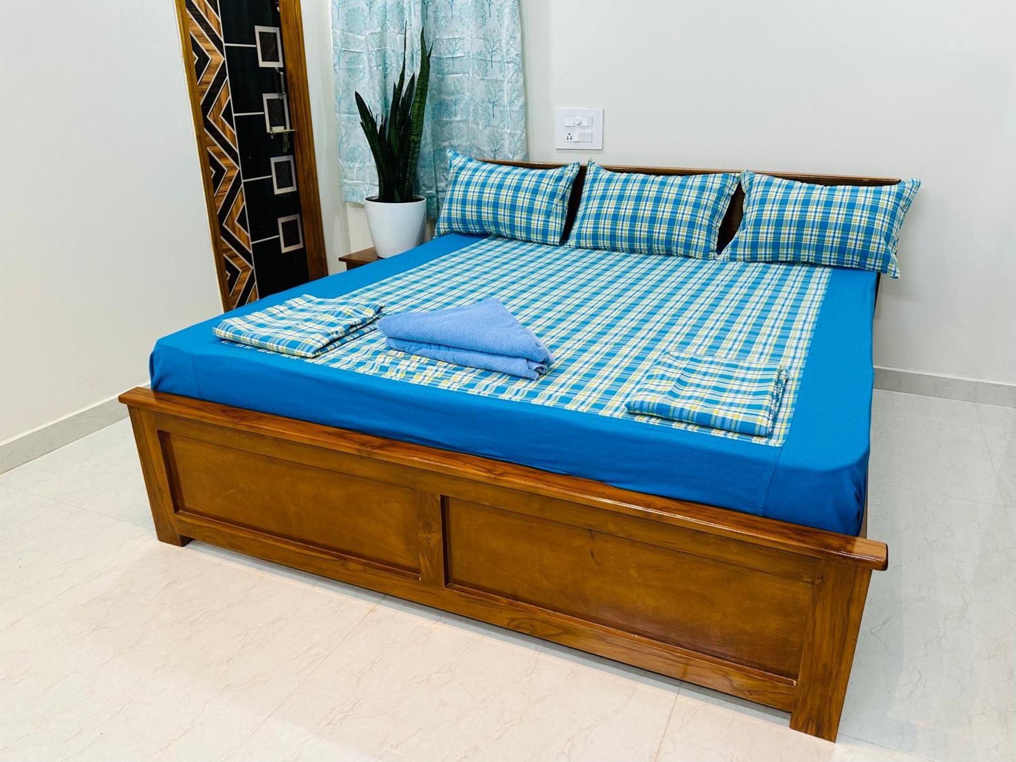 Truelife - 3Bhk Family Suites - Ps4 Pure Veg Restaurant On The Way To Balaji Temple - 2500 Sft Large Signature Apartment - Modular Kitchen - Super Fast Wifi, Smart Tv, 250 Jio Channels - Parking - Easy Access To All Temples - Top Service With Lots Of Tirupati Eksteriør bilde