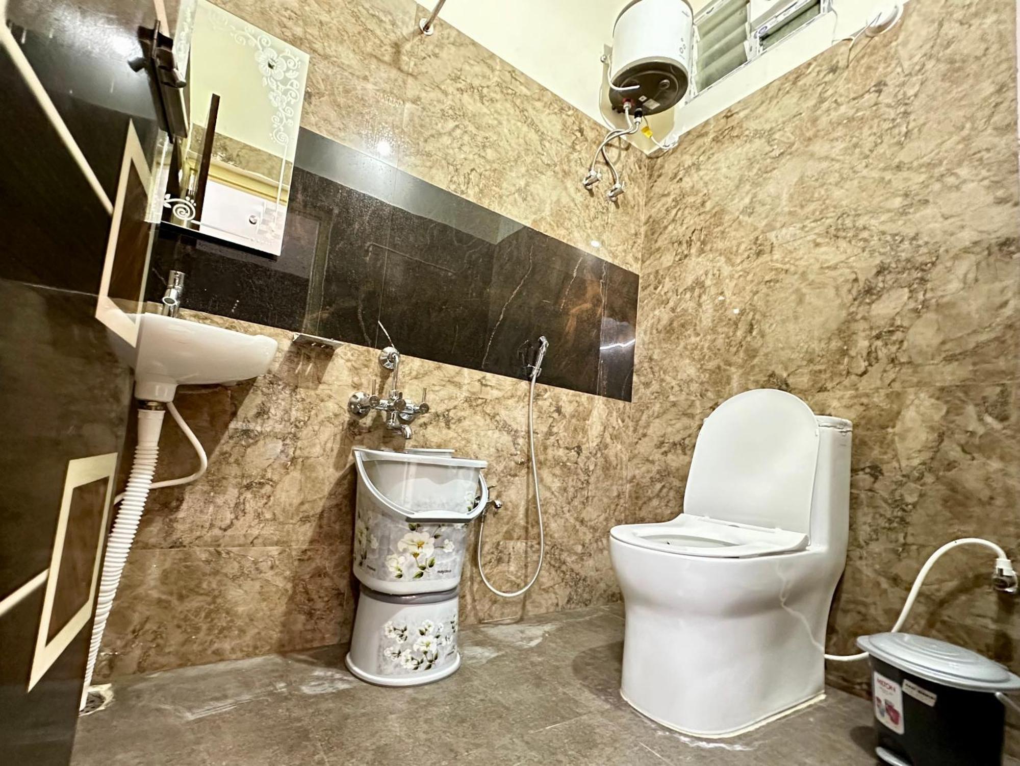 Truelife - 3Bhk Family Suites - Ps4 Pure Veg Restaurant On The Way To Balaji Temple - 2500 Sft Large Signature Apartment - Modular Kitchen - Super Fast Wifi, Smart Tv, 250 Jio Channels - Parking - Easy Access To All Temples - Top Service With Lots Of Tirupati Eksteriør bilde