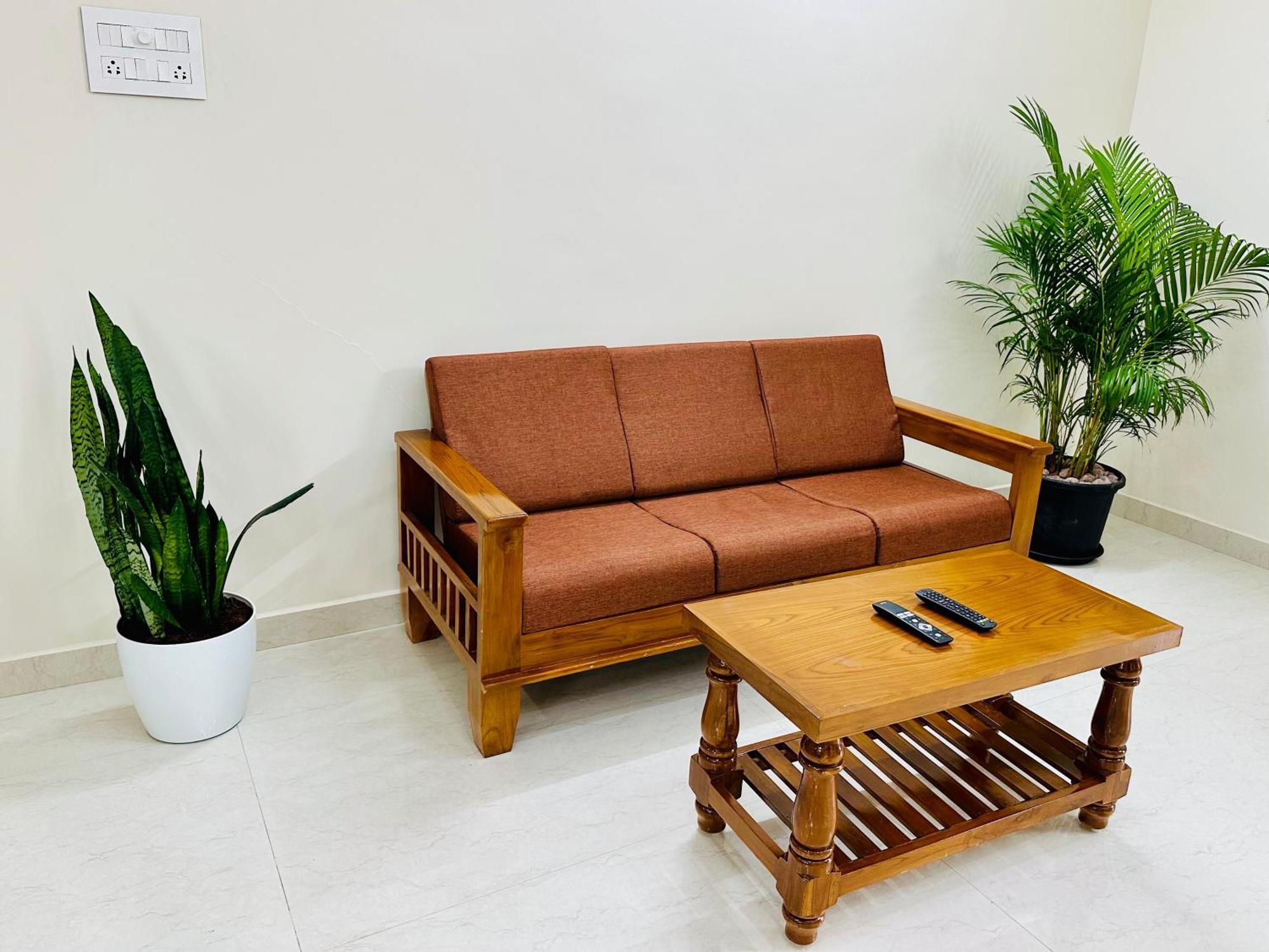 Truelife - 3Bhk Family Suites - Ps4 Pure Veg Restaurant On The Way To Balaji Temple - 2500 Sft Large Signature Apartment - Modular Kitchen - Super Fast Wifi, Smart Tv, 250 Jio Channels - Parking - Easy Access To All Temples - Top Service With Lots Of Tirupati Eksteriør bilde