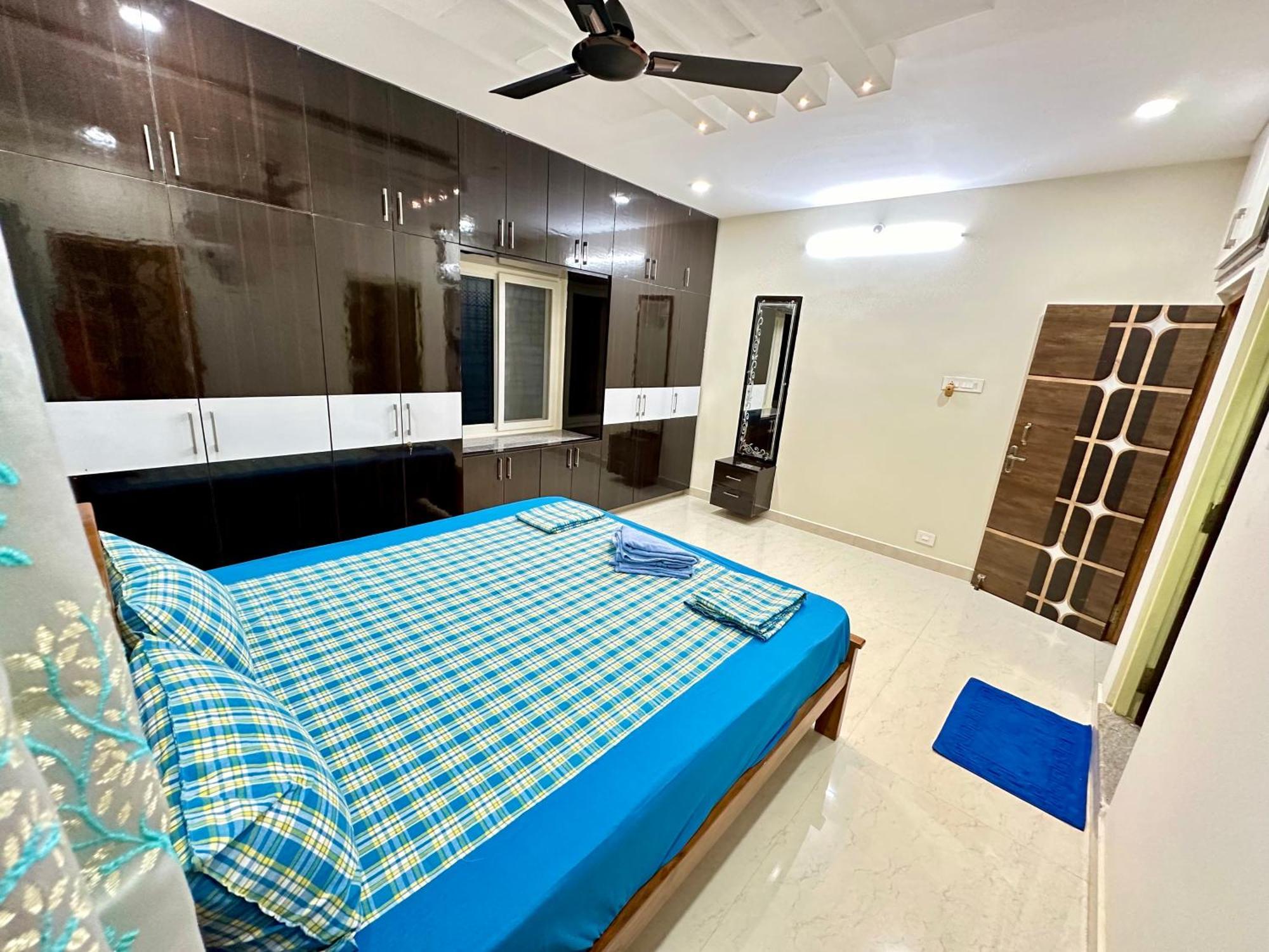 Truelife - 3Bhk Family Suites - Ps4 Pure Veg Restaurant On The Way To Balaji Temple - 2500 Sft Large Signature Apartment - Modular Kitchen - Super Fast Wifi, Smart Tv, 250 Jio Channels - Parking - Easy Access To All Temples - Top Service With Lots Of Tirupati Eksteriør bilde