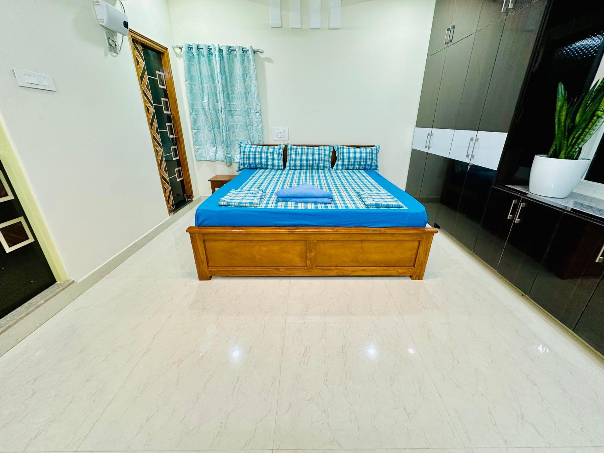 Truelife - 3Bhk Family Suites - Ps4 Pure Veg Restaurant On The Way To Balaji Temple - 2500 Sft Large Signature Apartment - Modular Kitchen - Super Fast Wifi, Smart Tv, 250 Jio Channels - Parking - Easy Access To All Temples - Top Service With Lots Of Tirupati Eksteriør bilde