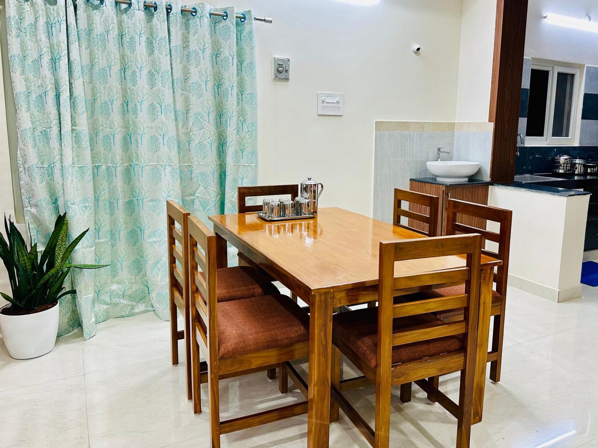 Truelife - 3Bhk Family Suites - Ps4 Pure Veg Restaurant On The Way To Balaji Temple - 2500 Sft Large Signature Apartment - Modular Kitchen - Super Fast Wifi, Smart Tv, 250 Jio Channels - Parking - Easy Access To All Temples - Top Service With Lots Of Tirupati Eksteriør bilde